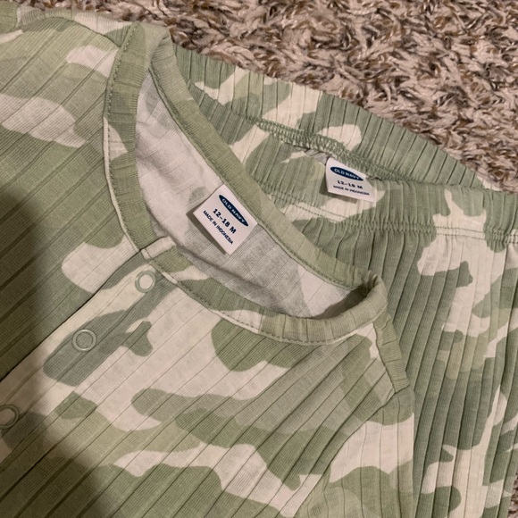 Old Navy Onesie + Pant Matching Set - Picture 2 of 2